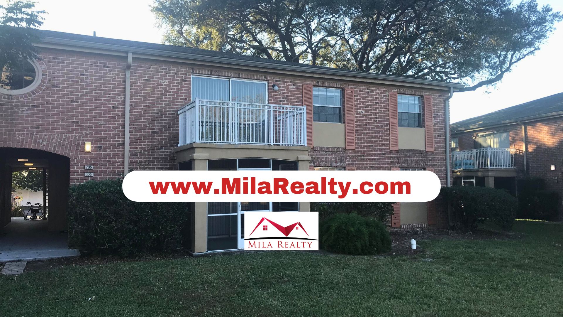 492 Banyon Tree Circle - 1